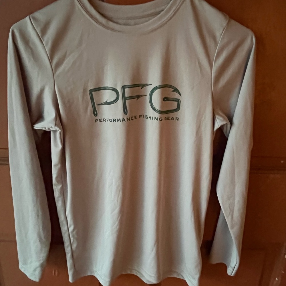 Columbia PFG long sleeve shirt.
